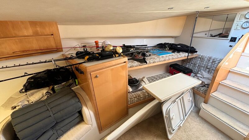 BERTRAM 36 MOPPIE